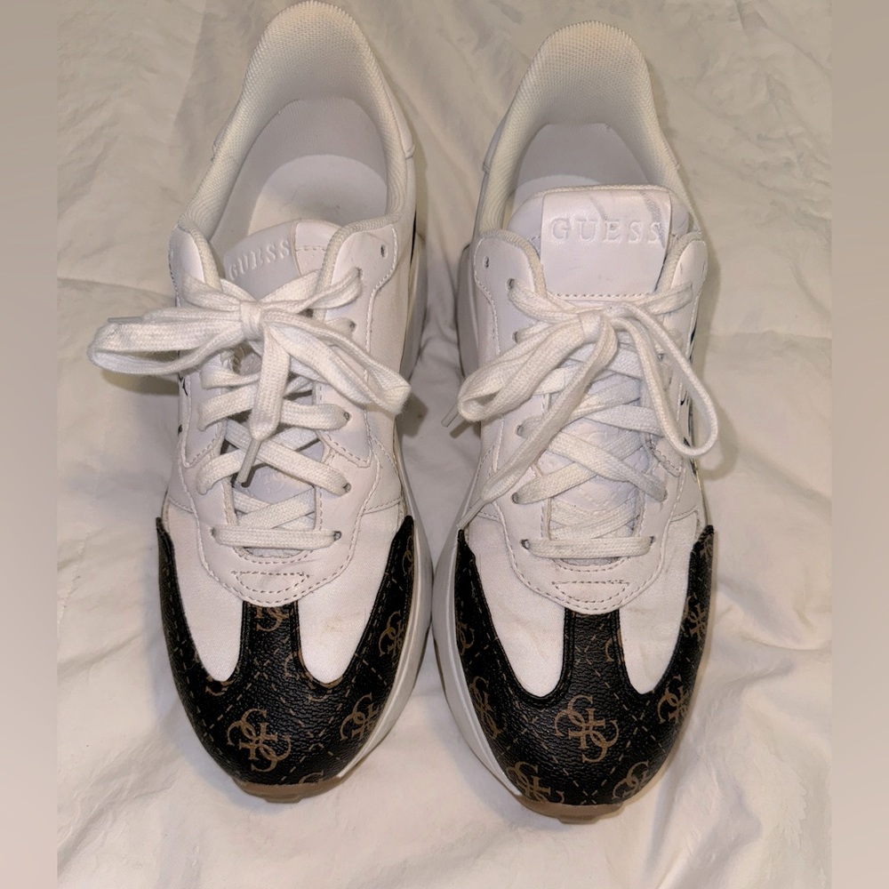 Guess Brand Women’s stacked sneaker. Size 11 US.